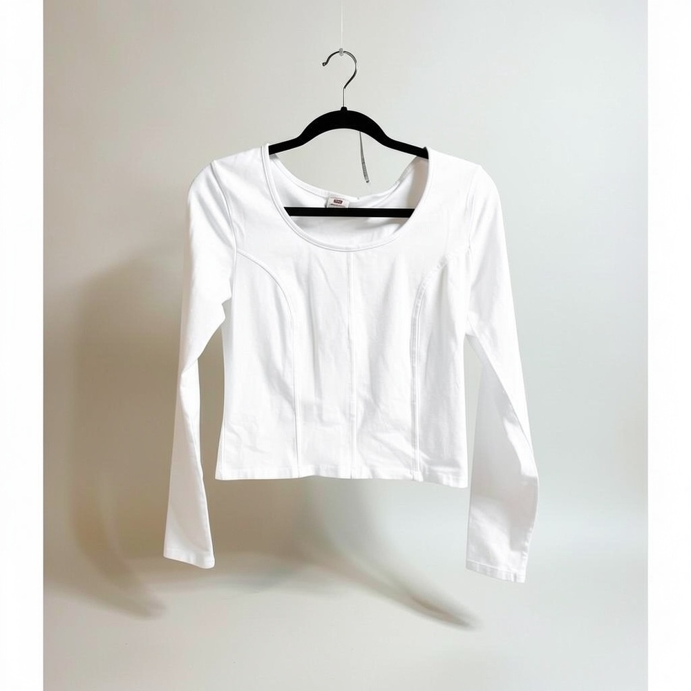 Levi's White Scoop Neck Long Sleeve Top
